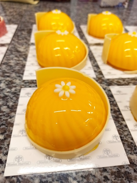 MIRALL Lemon Polewa lustrzana glasaż cytrynowa żółta 3kg - przykladowe zastosowanie